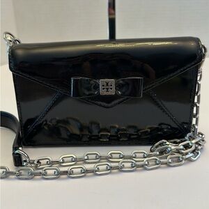 Tory Burch Black Crossbody Bag with Chain Strap and Glossy Finish